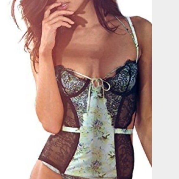 Victoria’s Secret fantasy island Silk corset 34B - Picture 8 of 8